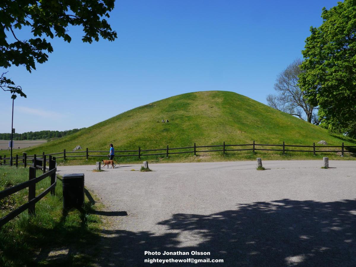 Old Uppsala Mounds size reference with human in front