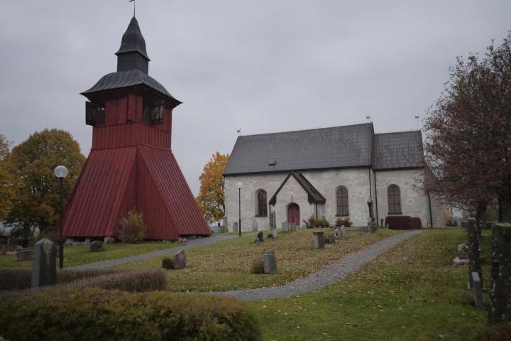 Public small group white church